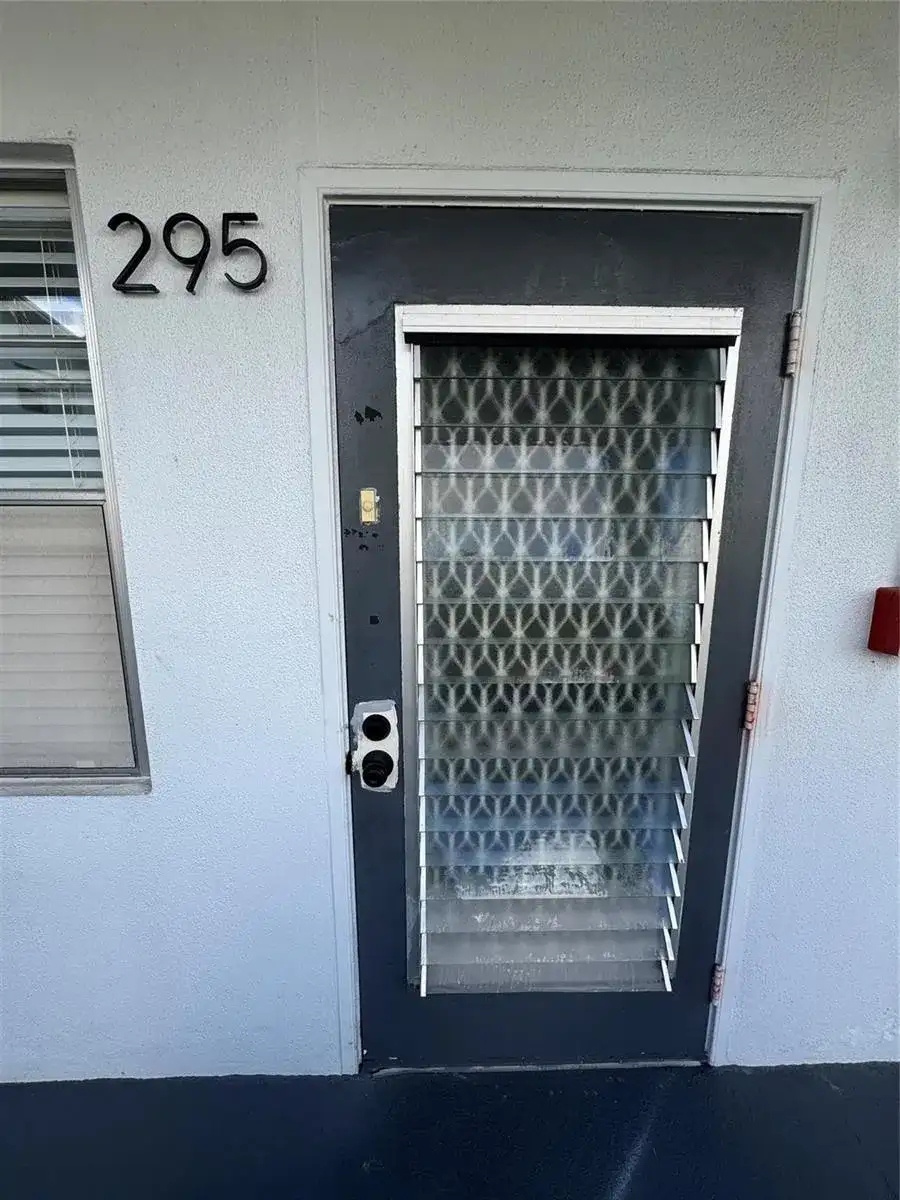 295 Newport T # 295, Deerfield Beach FL 33442 photo 3