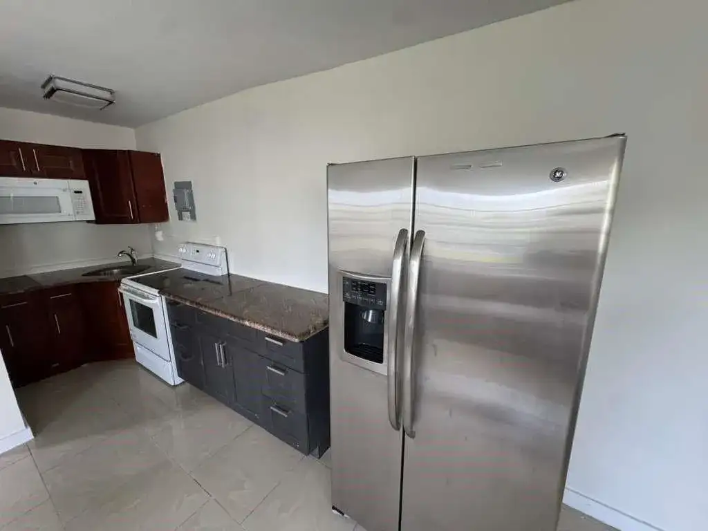 1042 Foster Road, Hallandale Beach FL 33009 photo 2