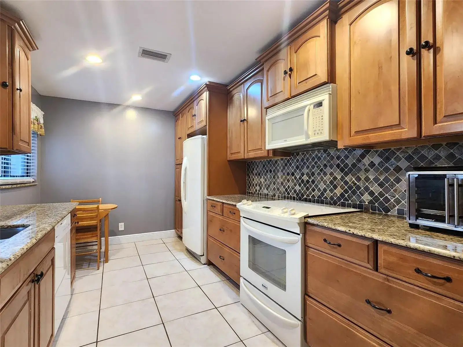 1572 SW 23rd Terrace, Deerfield Beach FL 33442 photo 5