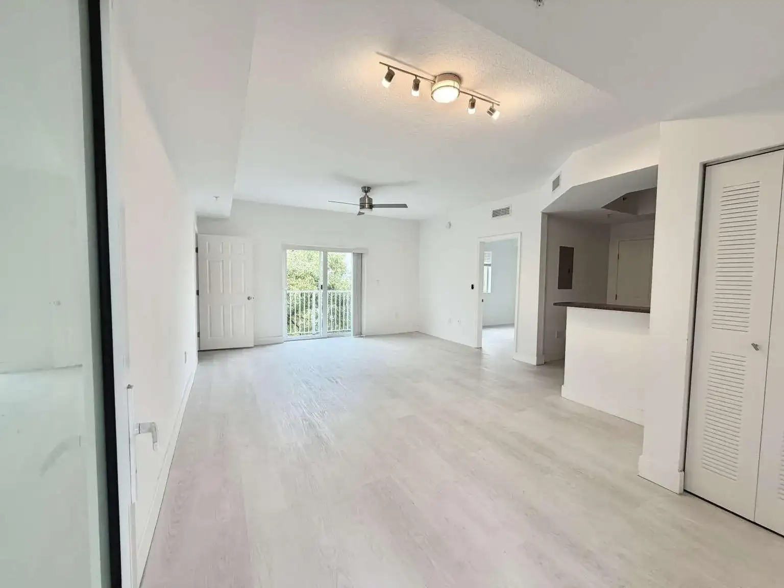 7516 NE 1st Avenue # 302, Miami FL 33138 photo 2