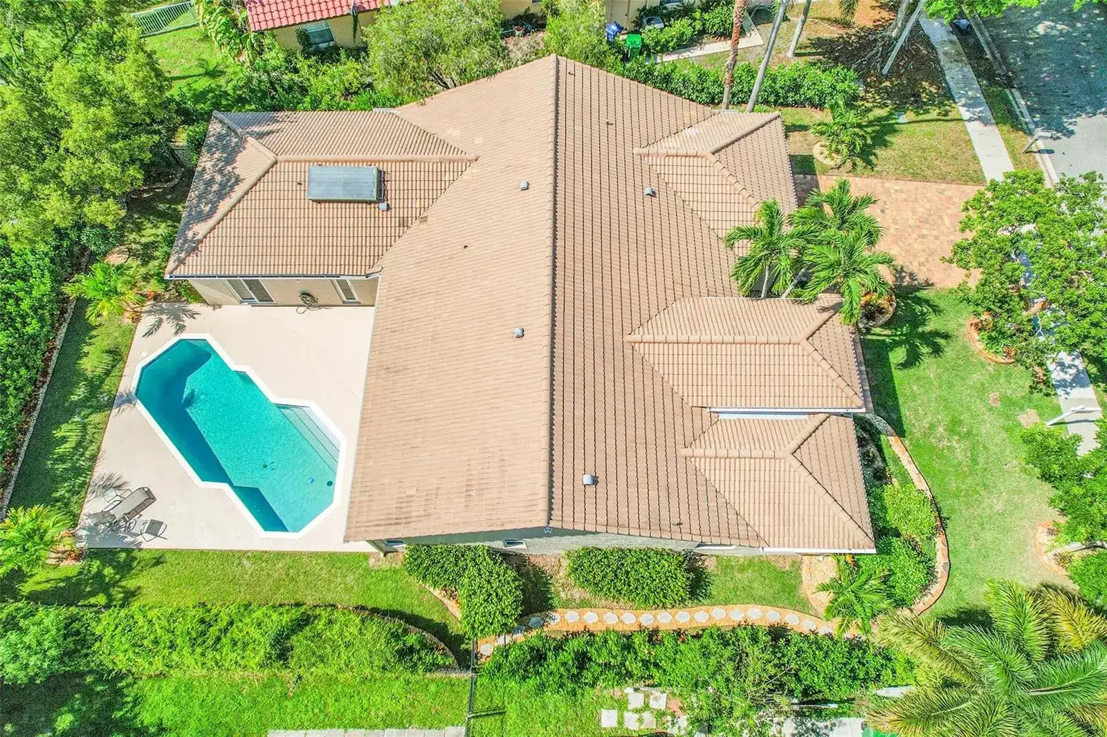 4910 NW 104th Avenue, Coral Springs FL 33076 photo 2