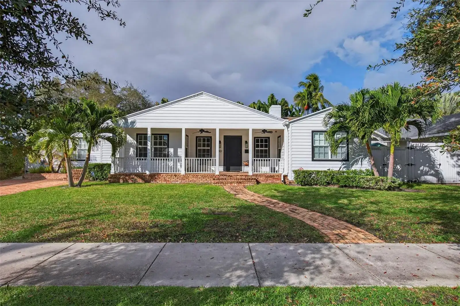 1001 SE 10th Street, Fort Lauderdale FL 33316 photo 2