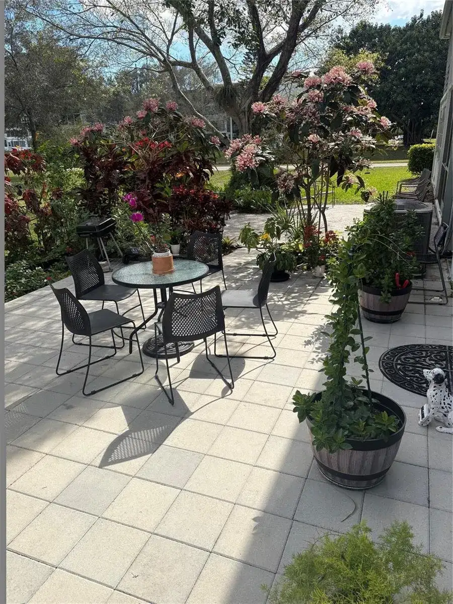 211 N Oakridge # 211, Deerfield Beach FL 33442 photo 3