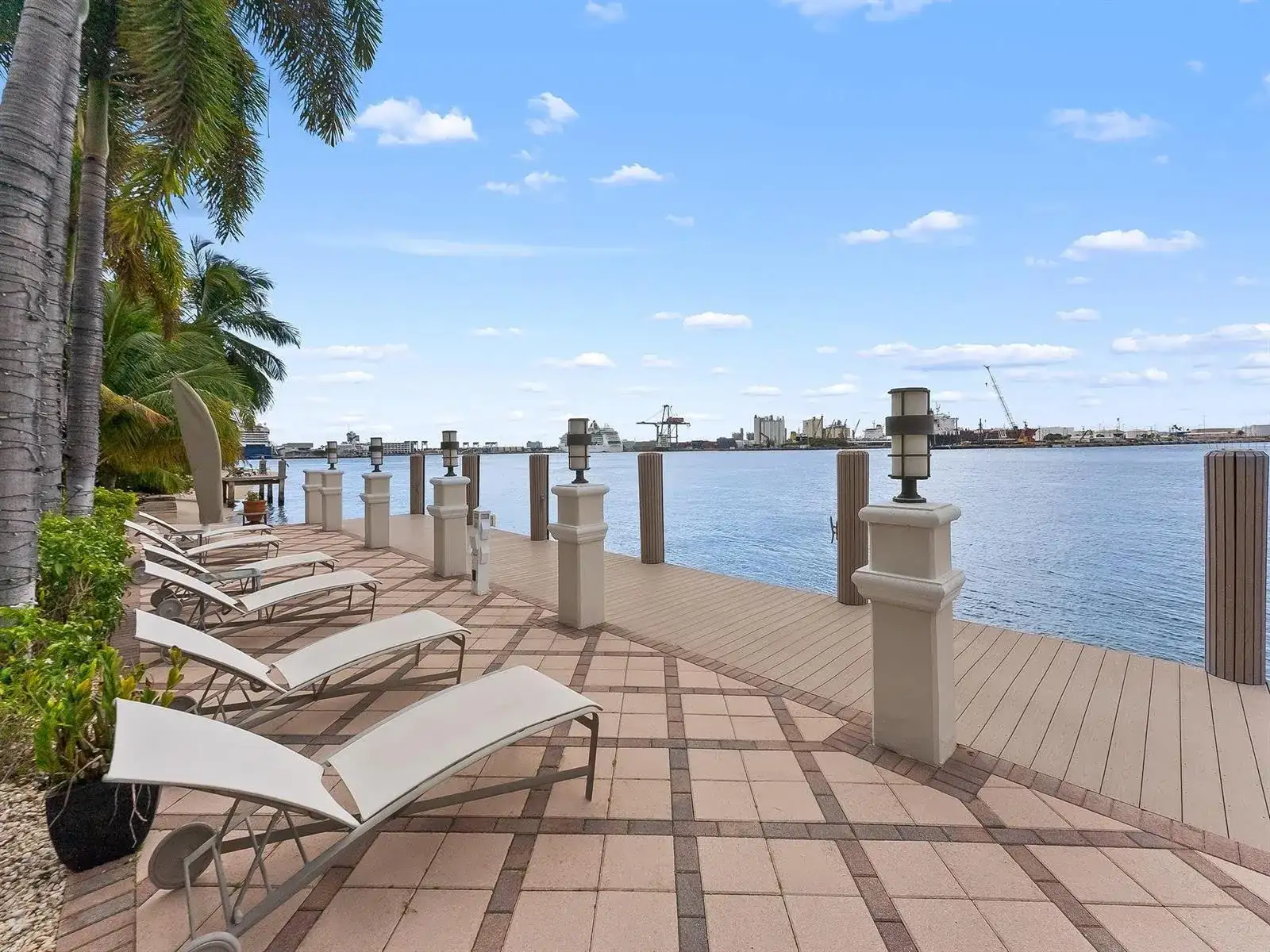 1965 SE 21st Avenue, Fort Lauderdale FL 33316 photo 3