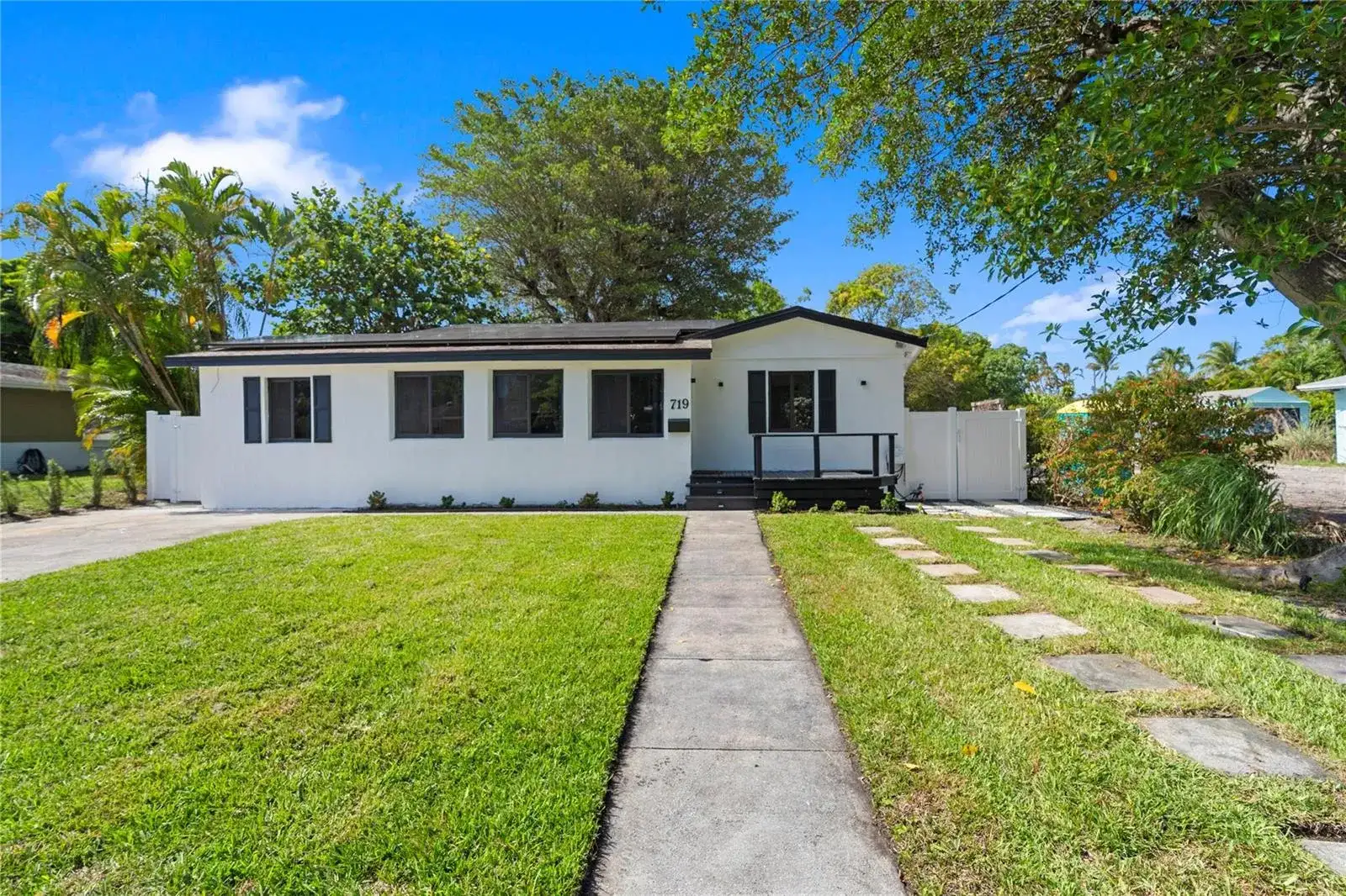 719 NE 36th Street, Oakland Park FL 33334 photo 5