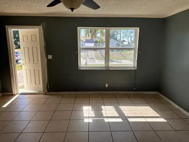 321 NE Genesee Avenue, Port St. Lucie FL 34983 photo 2
