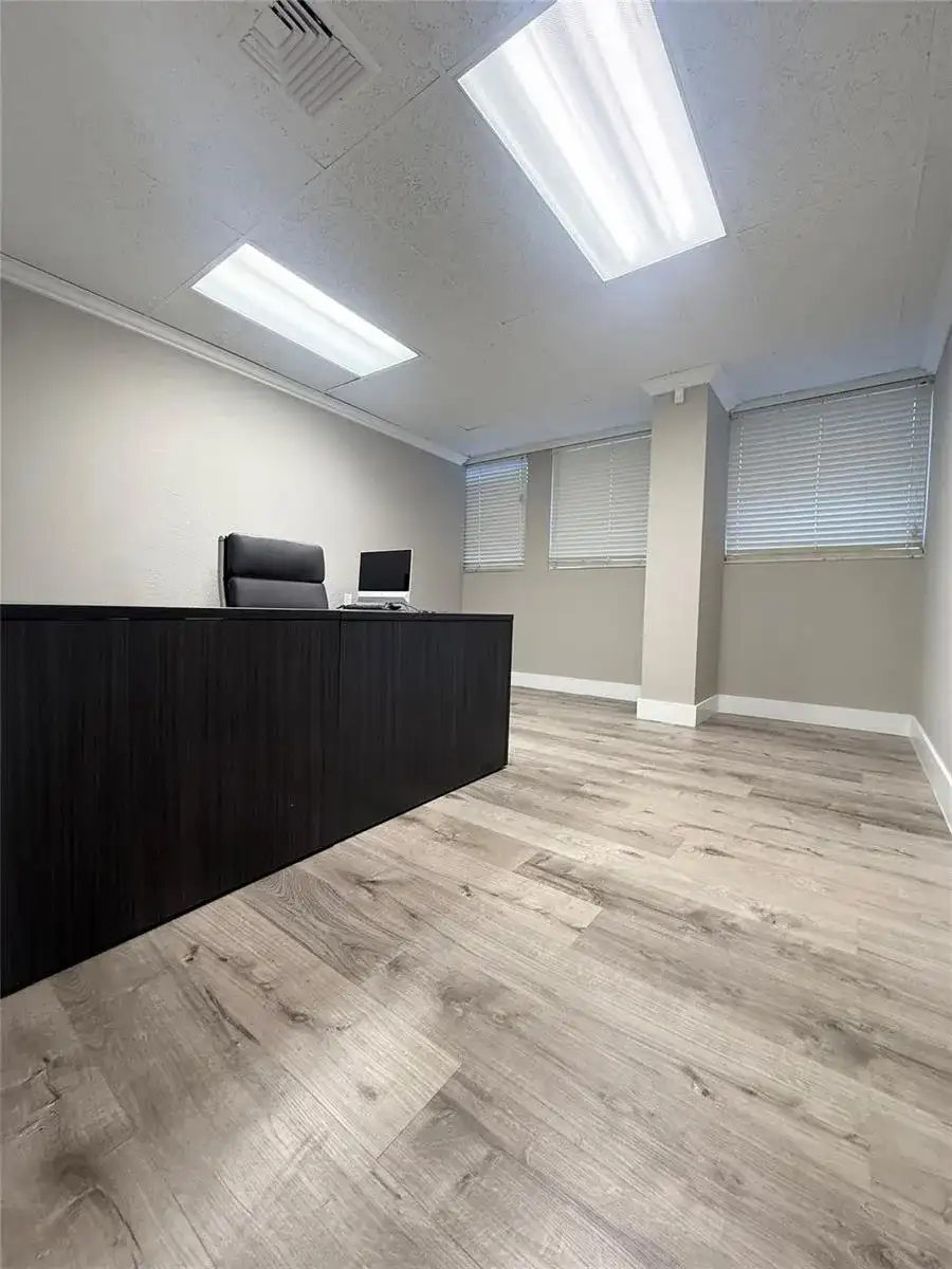 2425 50th Street # 403, Fort Lauderdale FL 33308 photo 4