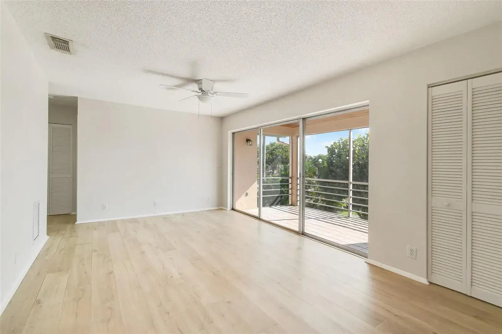 12394 A1a # O8, Palm Beach Gardens FL 33410 photo 2
