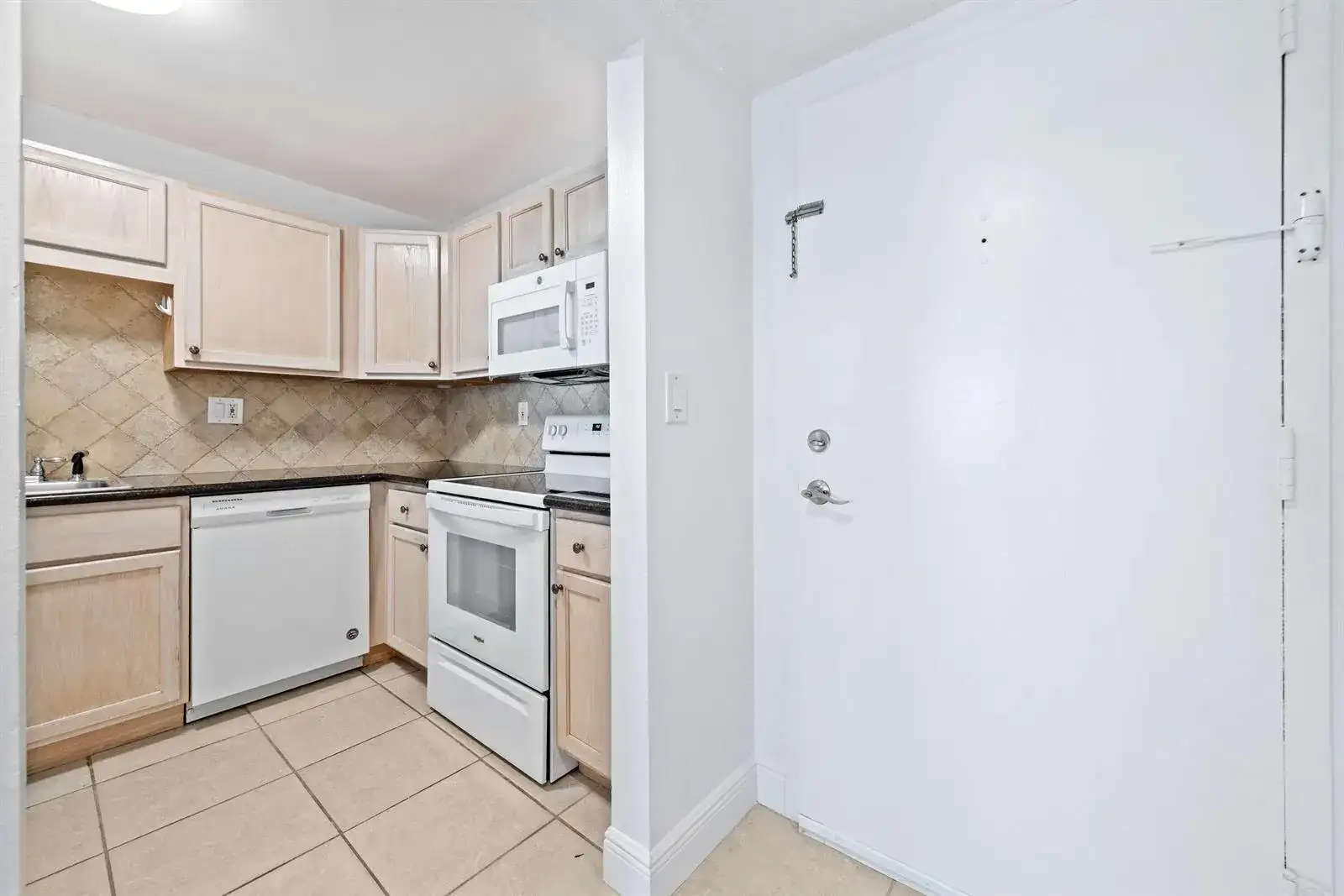 140 Lakeview Drive # 103, Weston FL 33326 photo 4