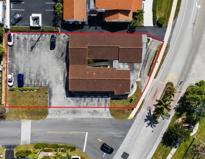 1130 Bayview Drive, Fort Lauderdale FL 33304 photo 3