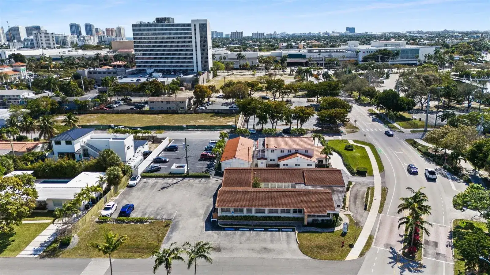 1130 Bayview Drive, Fort Lauderdale FL 33304 photo 5