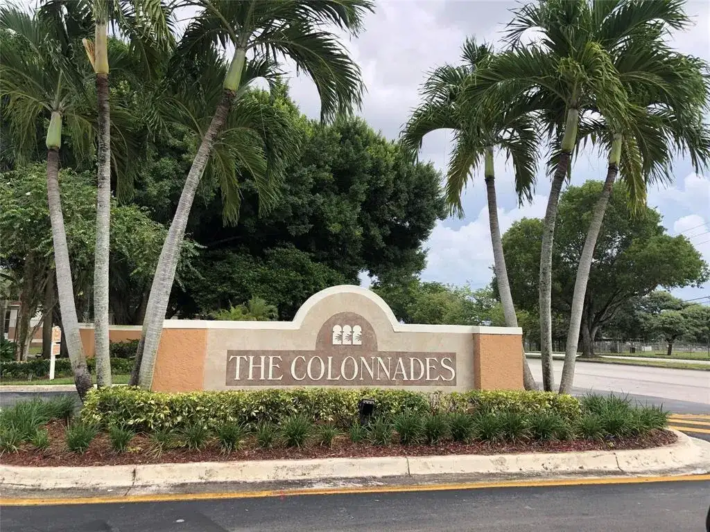 705 NW 91st Terrace, Plantation FL 33324 photo 3