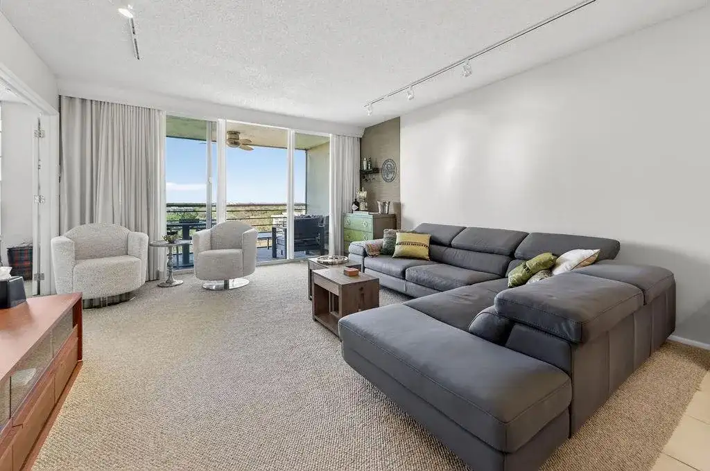 575 Oaks Lane # 1002, Pompano Beach FL 33069 photo 3