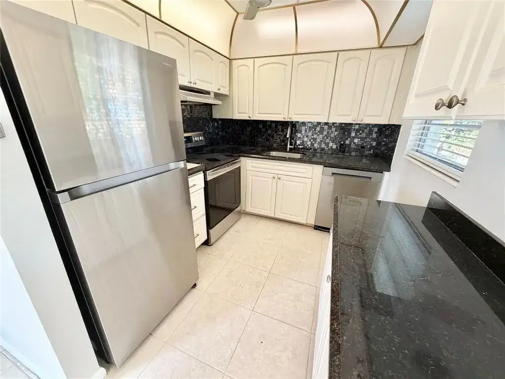 84 Mansfield B # 84, Boca Raton FL 33434 photo 3