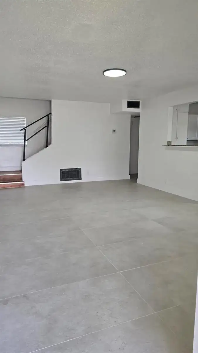 20 NW 7th Avenue # 6, Pompano Beach FL 33060 photo 2