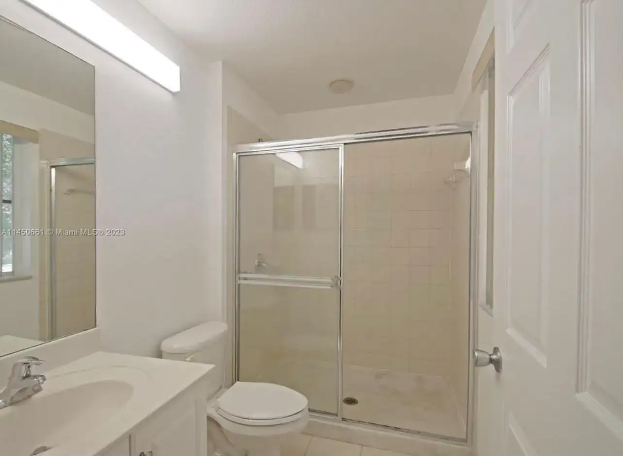 6030 SW 19th Place, North Lauderdale FL 33068 photo 4