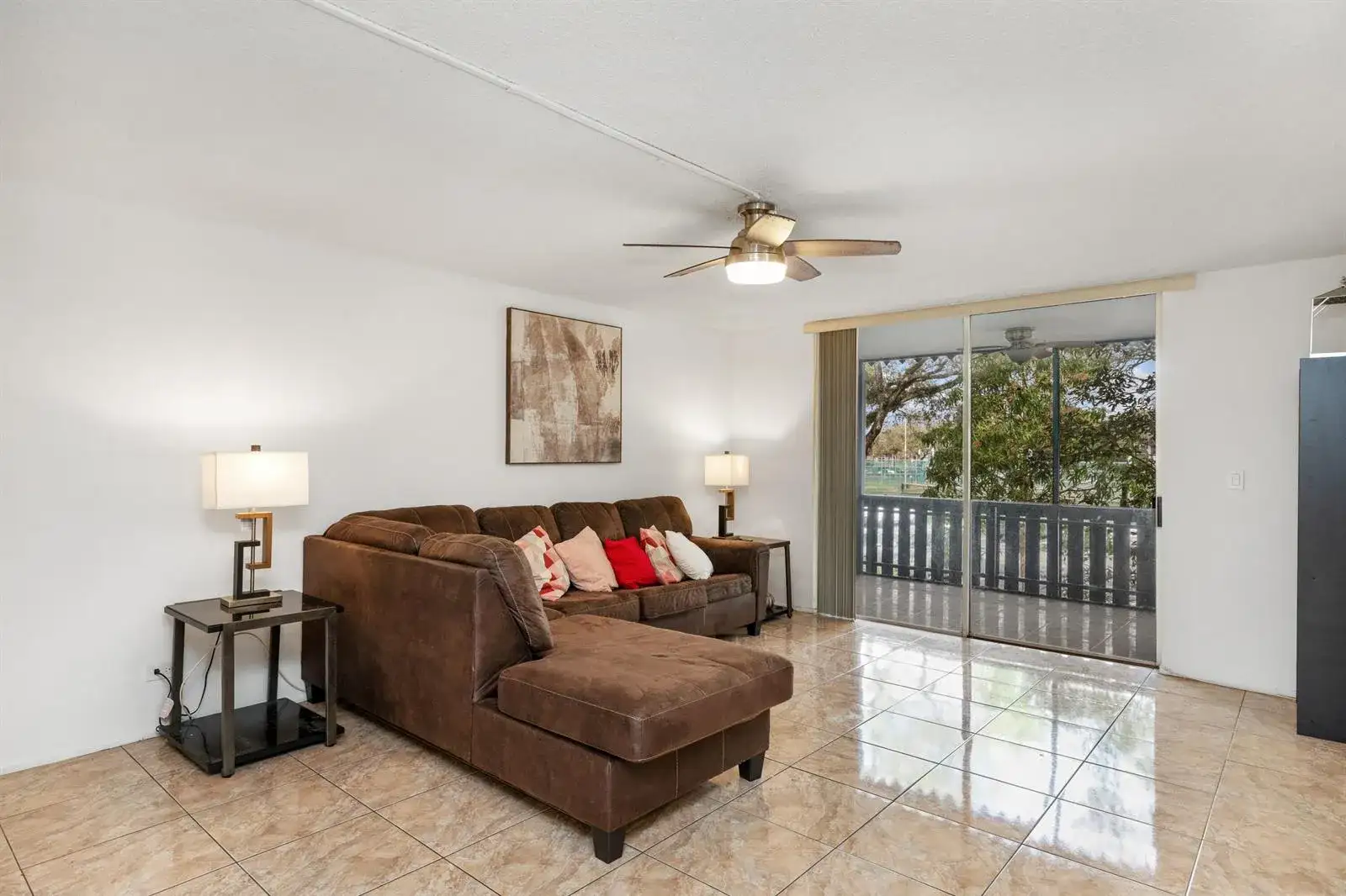3710 Inverrary Drive # 2g, Lauderhill FL 33319 photo 2