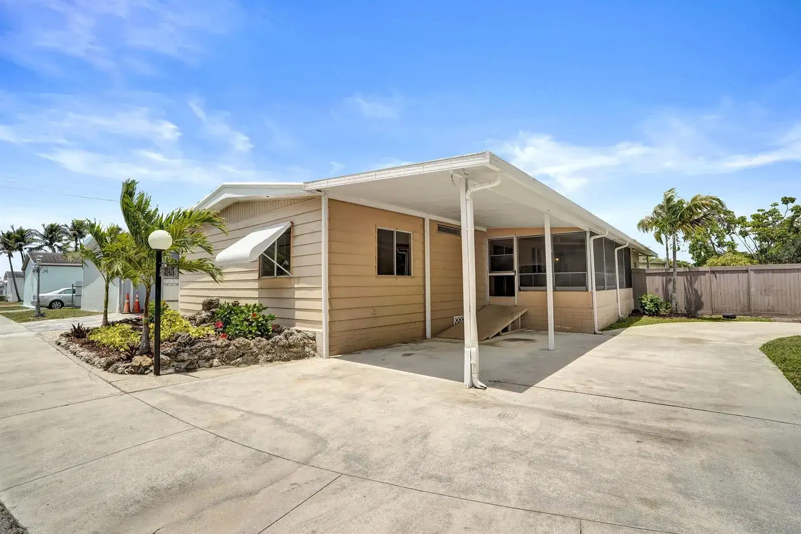 21411 NW 3rd Street, Pembroke Pines FL 33029 photo 2