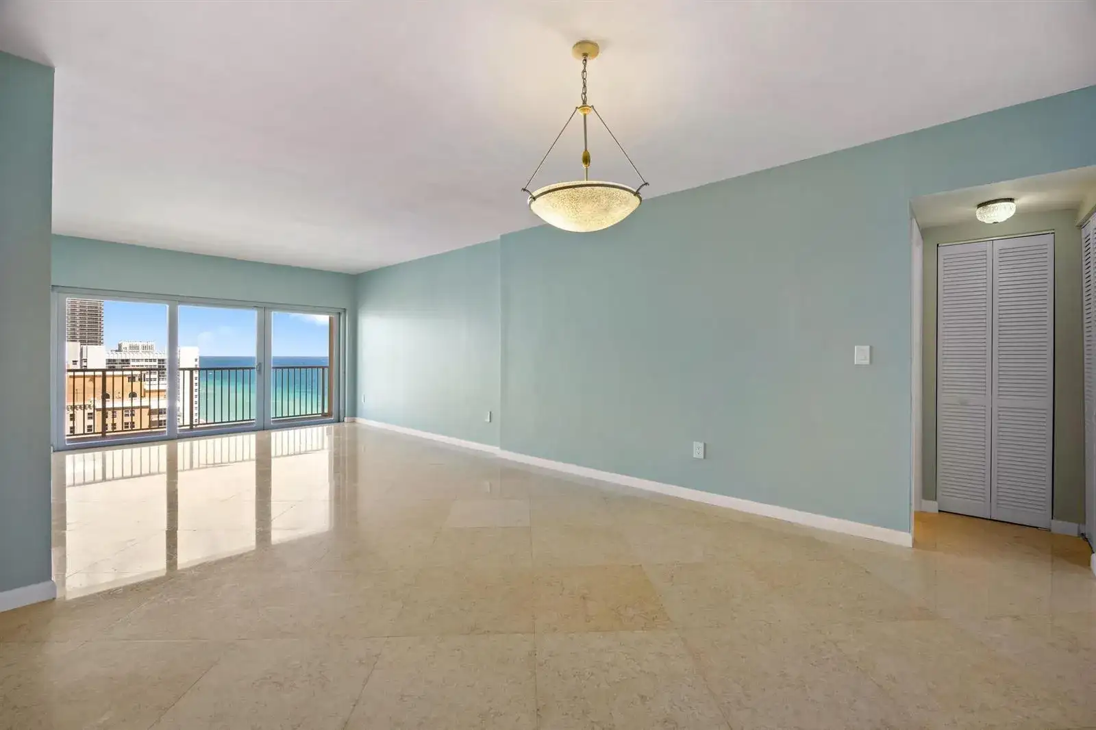 1950 S Ocean Drive, Hallandale Beach FL 33009 photo 4