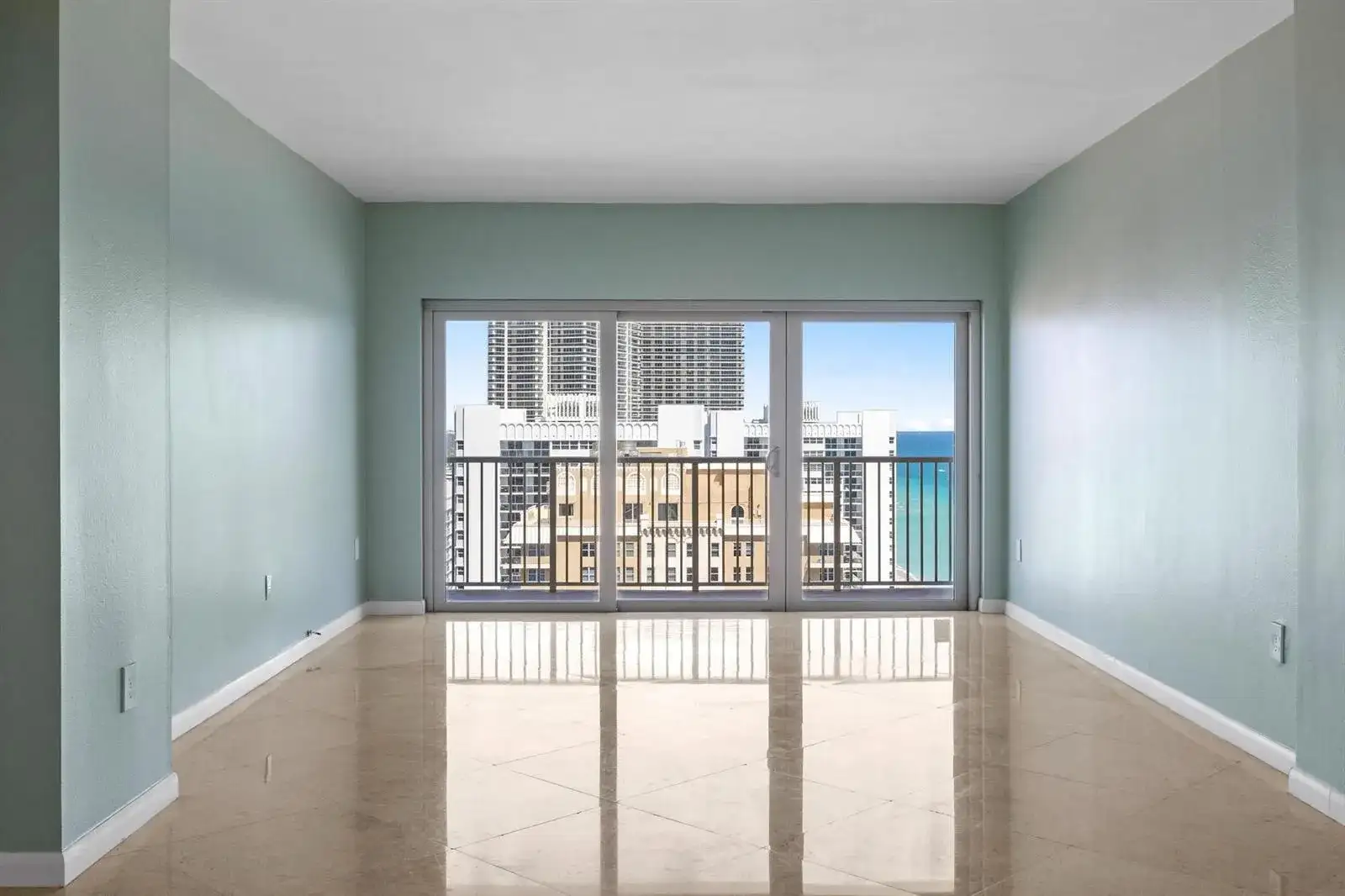 1950 S Ocean Drive, Hallandale Beach FL 33009 photo 5