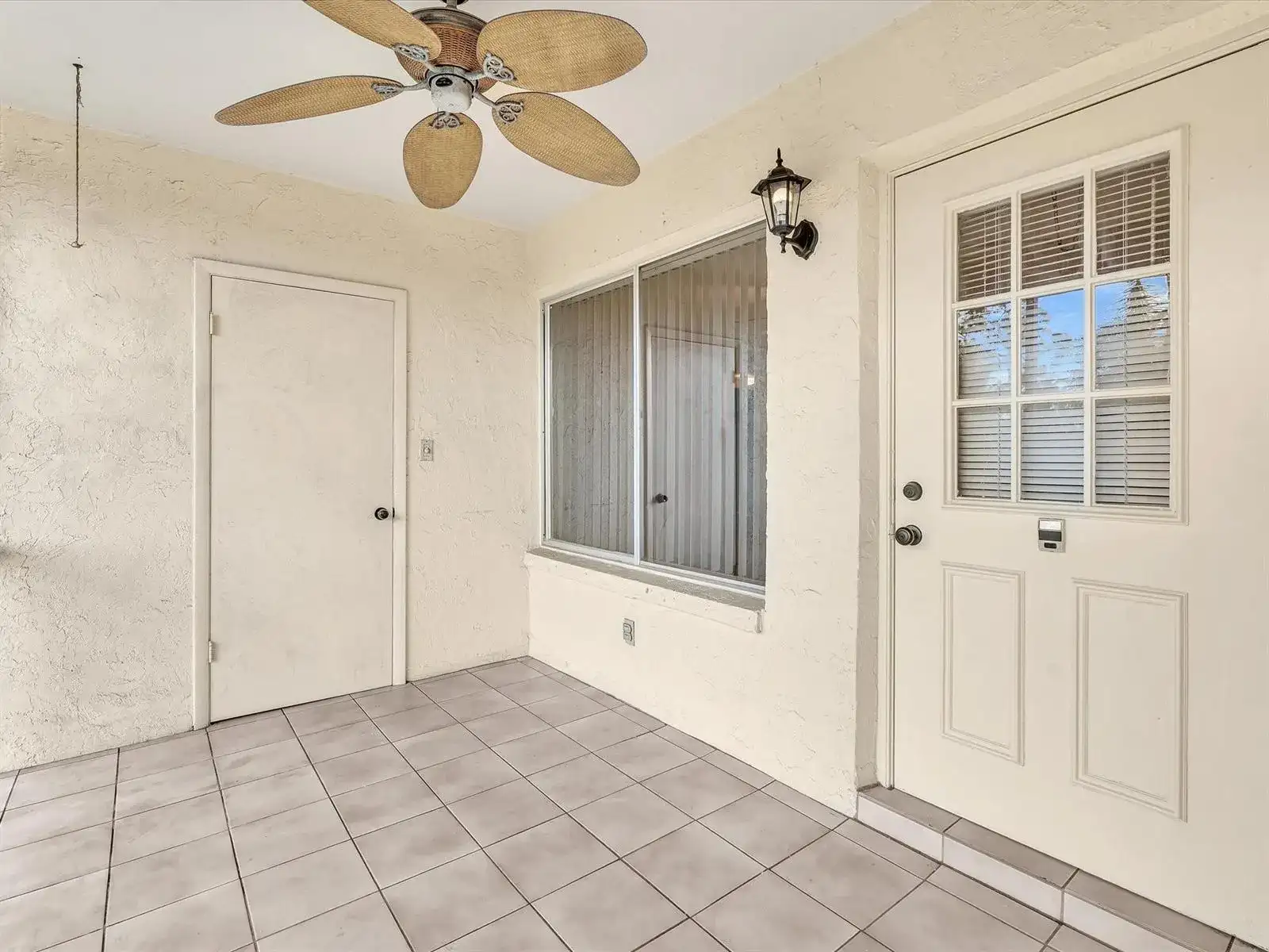 305 Knotty Pine Circle # A2, FL 33463 photo 3