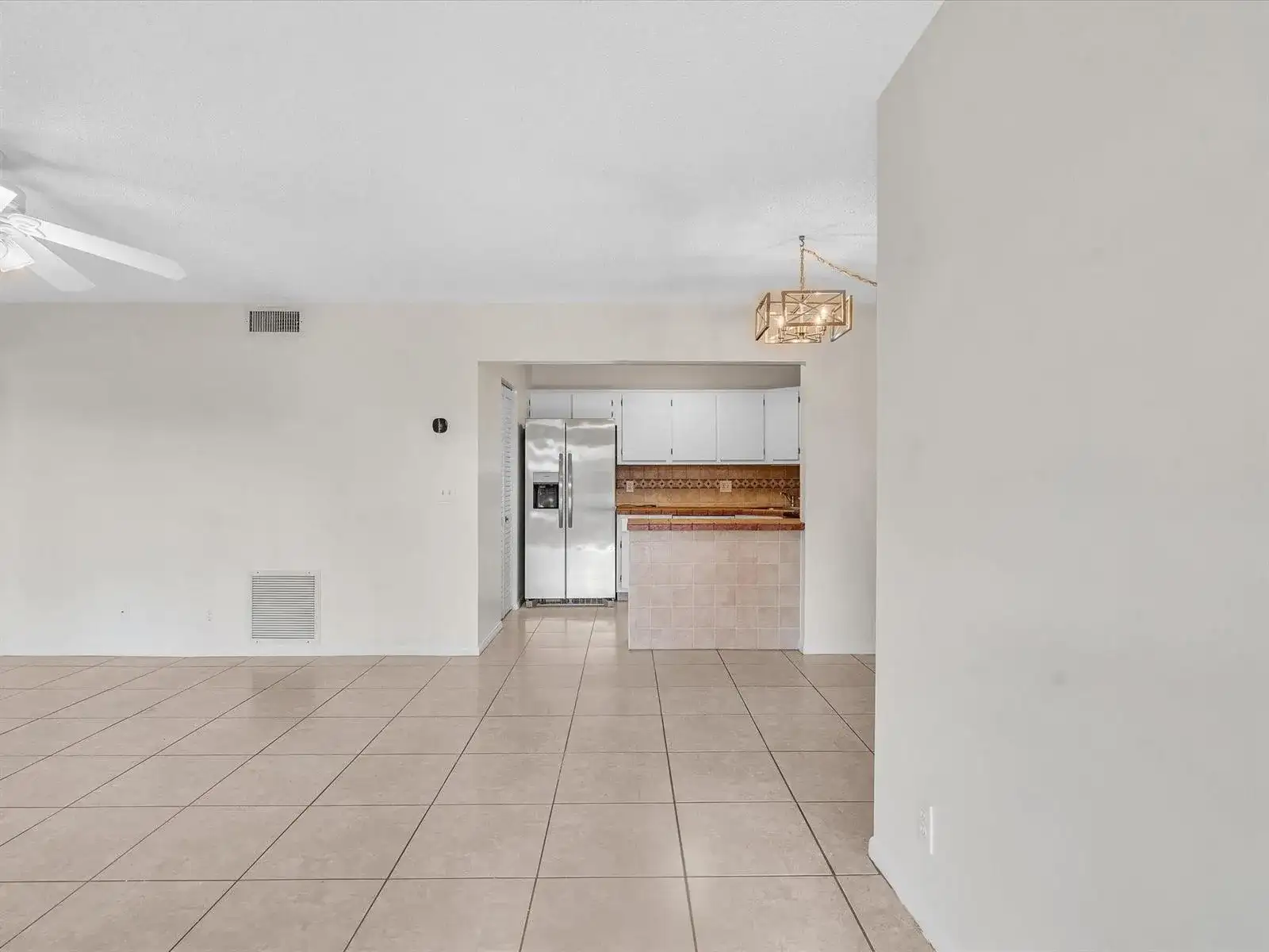 305 Knotty Pine Circle # A2, FL 33463 photo 5