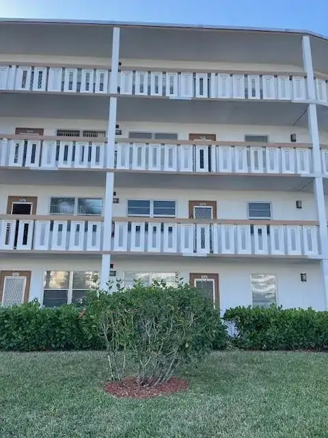 2075 Cornwall D # 2075, Boca Raton FL 33434 photo 2