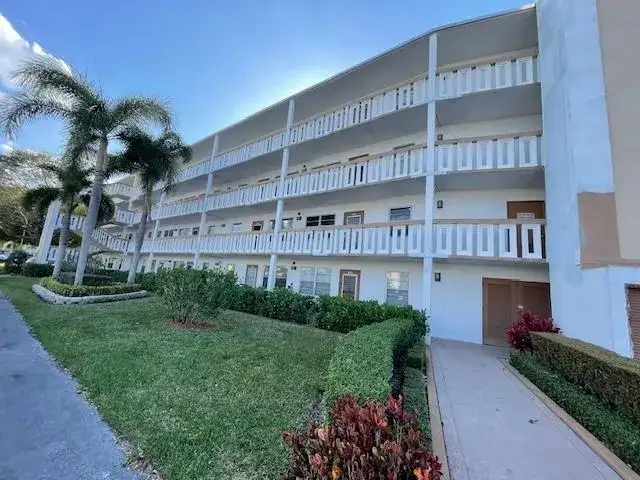 2075 Cornwall D # 2075, Boca Raton FL 33434 photo 4