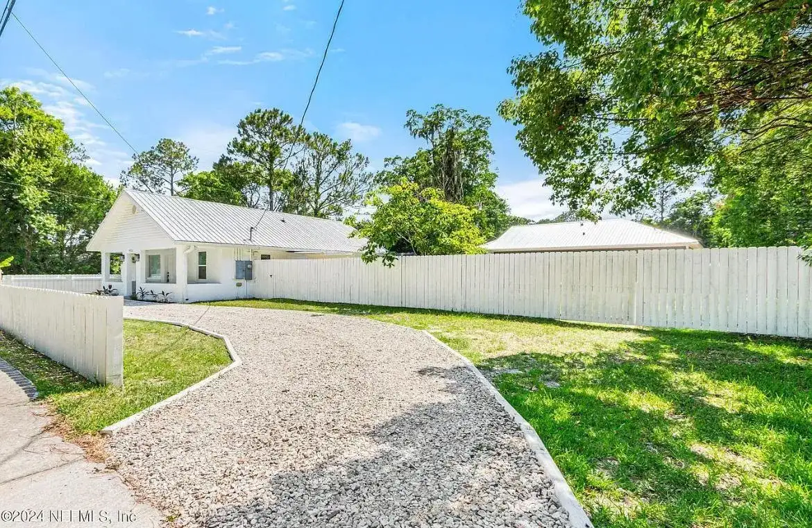 925 S St. John Street, FL 32084 photo 4