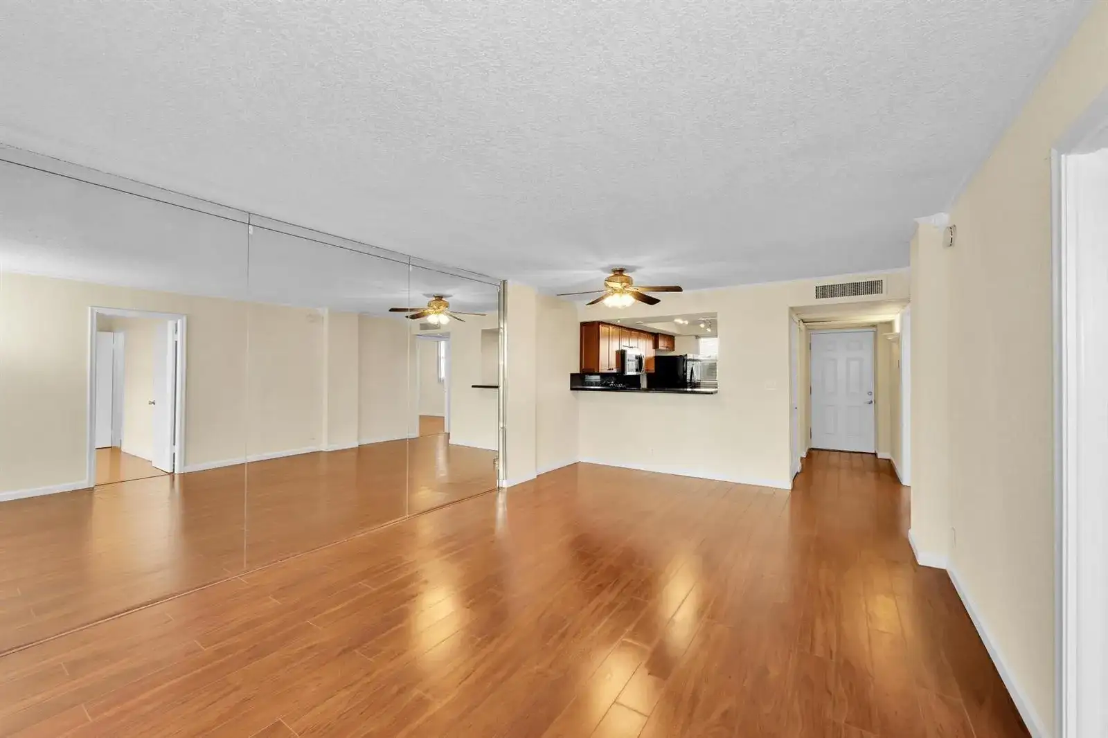 118 Royal Park Drive # 4G, Oakland Park FL 33309 photo 2
