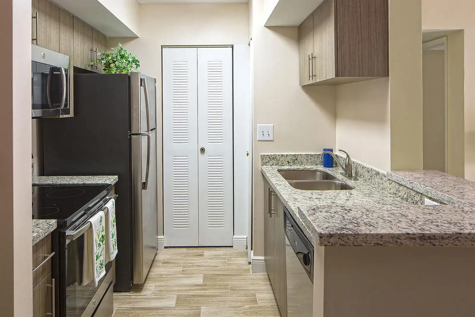 13901 122nd Avenue # 107, Miami FL 33186 photo 4