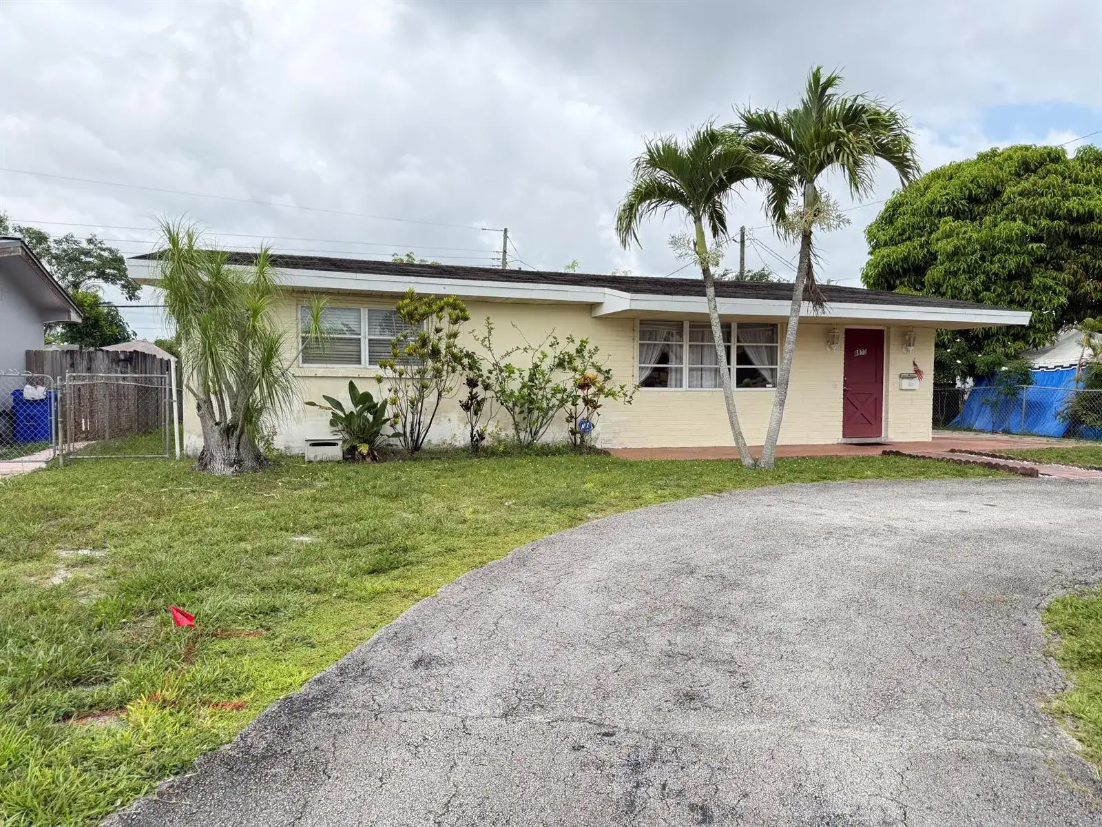 8870 Taft Street, Pembroke Pines FL 33024 photo 2