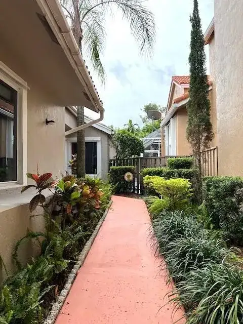 10110 NW 5th Street, Plantation FL 33324 photo 2