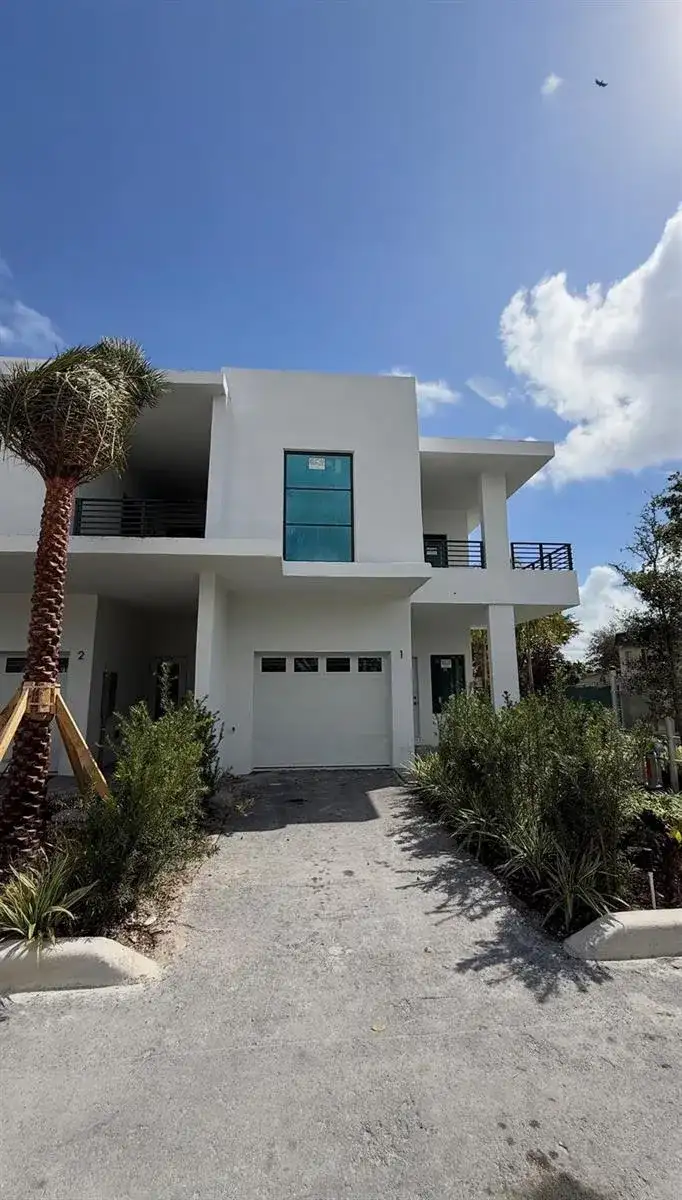 2511 Pierce Street # 2, Hollywood FL 33020 photo 2