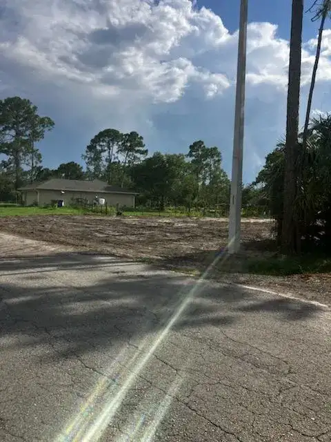 2309 Johns Avenue, FL 33920 photo 3