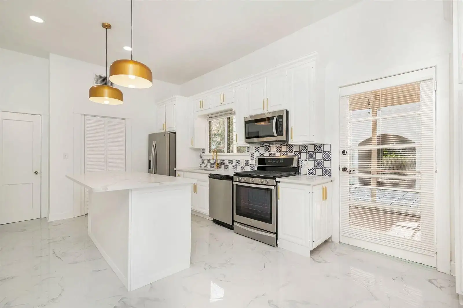 232 Rugby Road, West Palm Beach FL 33405 photo 2