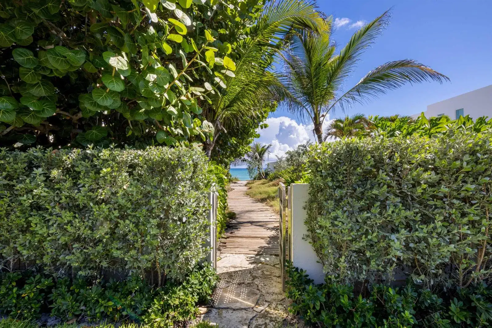1048 S Ocean Boulevard, Palm Beach FL 33480 photo 2