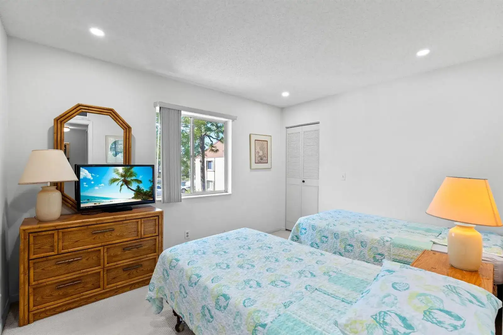 230 Pine Hov Circle # 2, FL 33463 photo 4