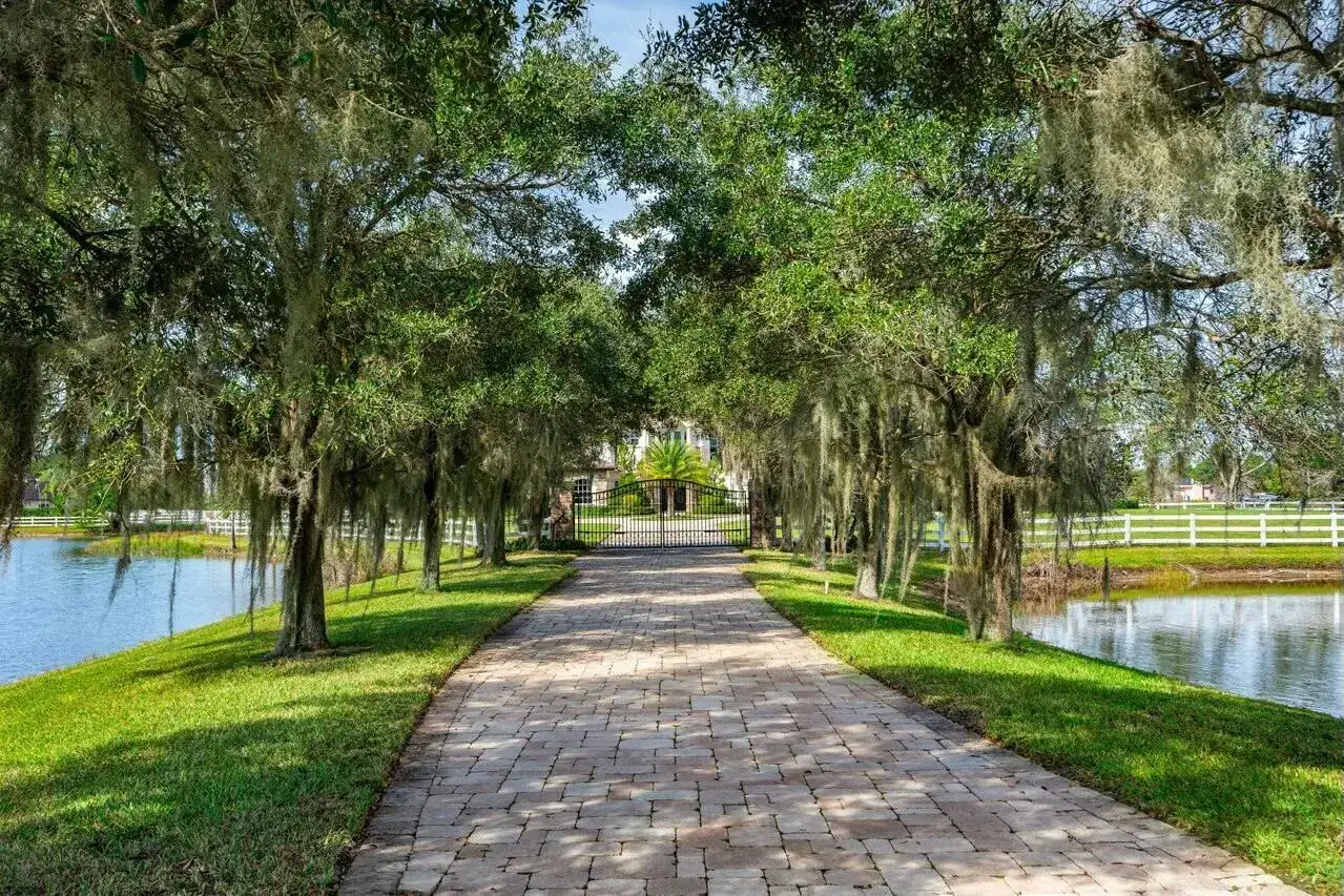 10527 El Paraiso Place, Delray Beach FL 33446 photo 4