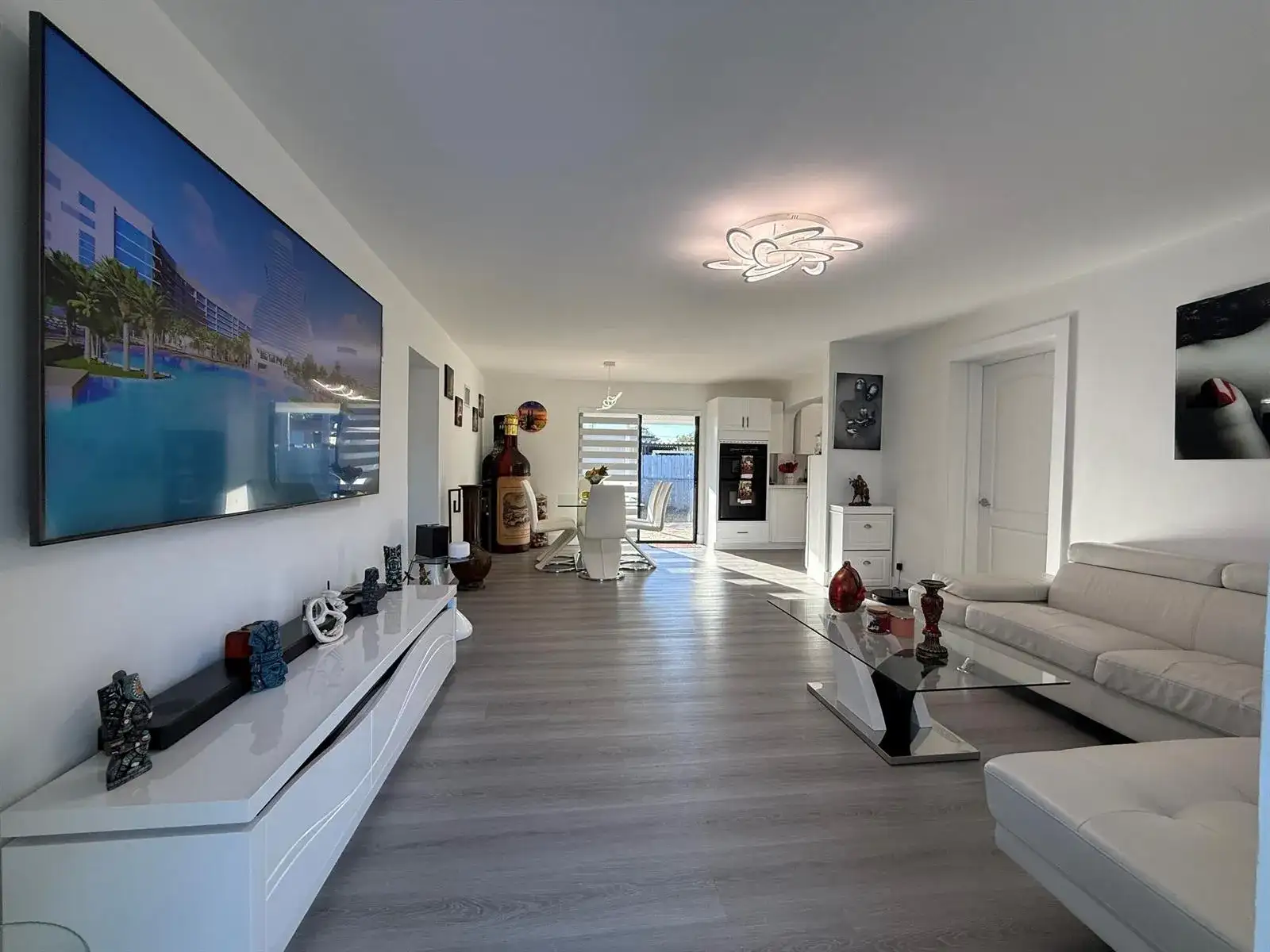 303 NW 28 Way, Fort Lauderdale FL 33311 photo 4