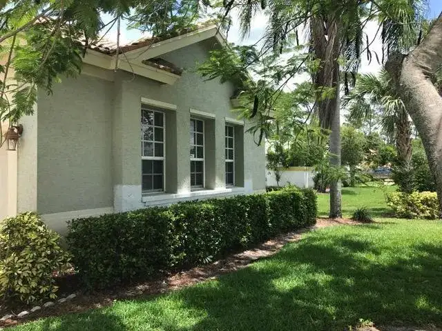 3305 Bent Pine Drive, Fort Pierce FL 34951 photo 4