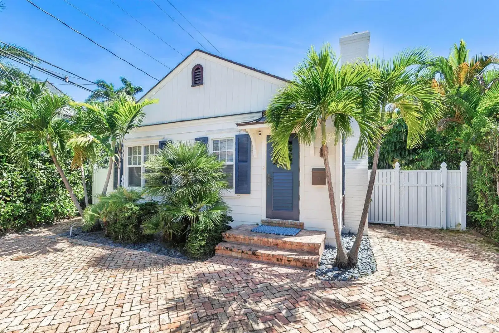 231 Cocoanut Row, Palm Beach FL 33480 photo 2