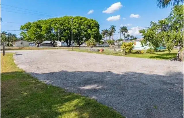 224 NW G Avenue, Belle Glade FL 33430 photo 5
