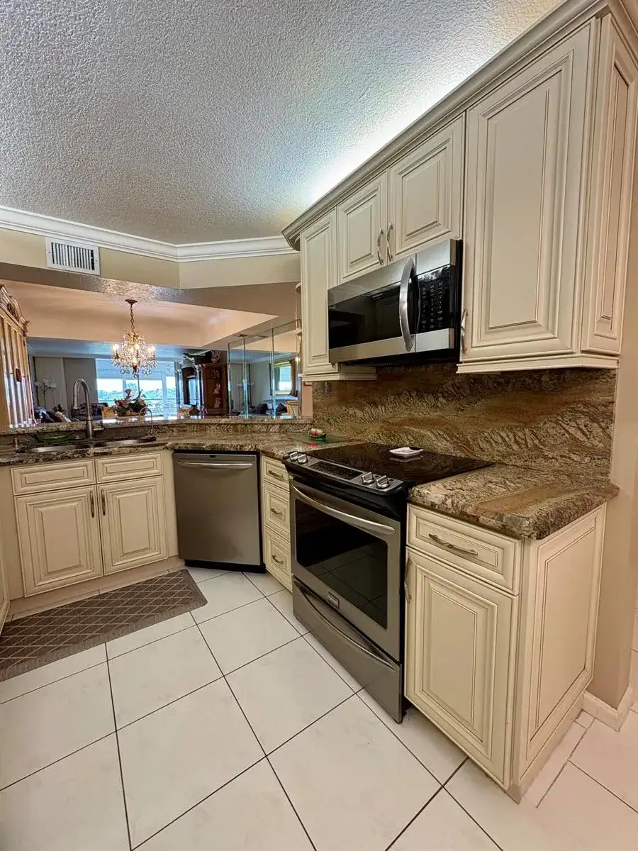 23249 Barwood Lane # 402, Boca Raton FL 33428 photo 3
