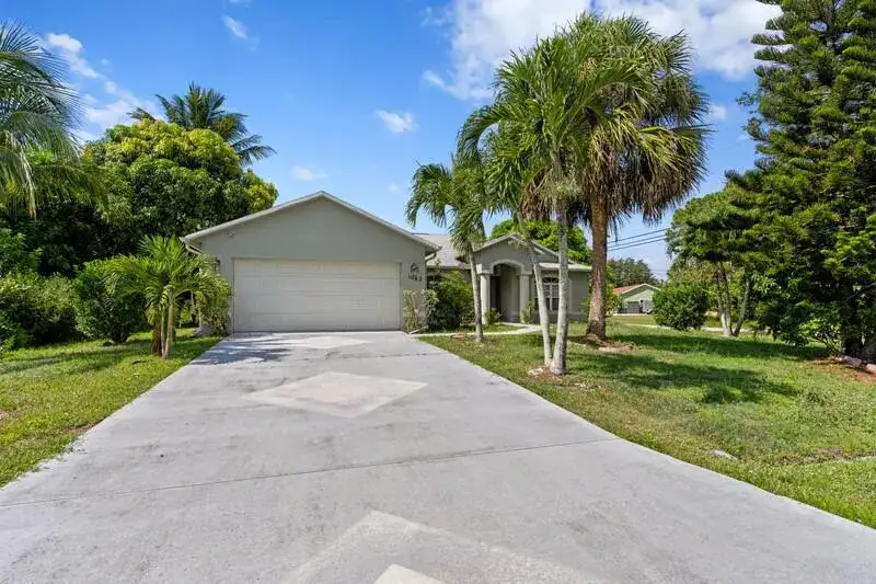 1042 SW Janette Avenue, Port St. Lucie FL 34953 photo 2