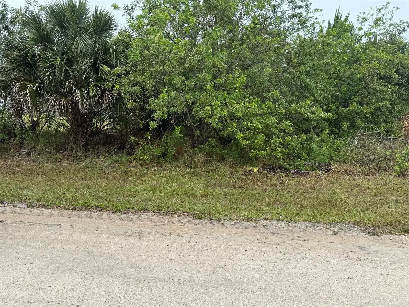 7945 98th Court, Vero Beach FL 32967 photo 2