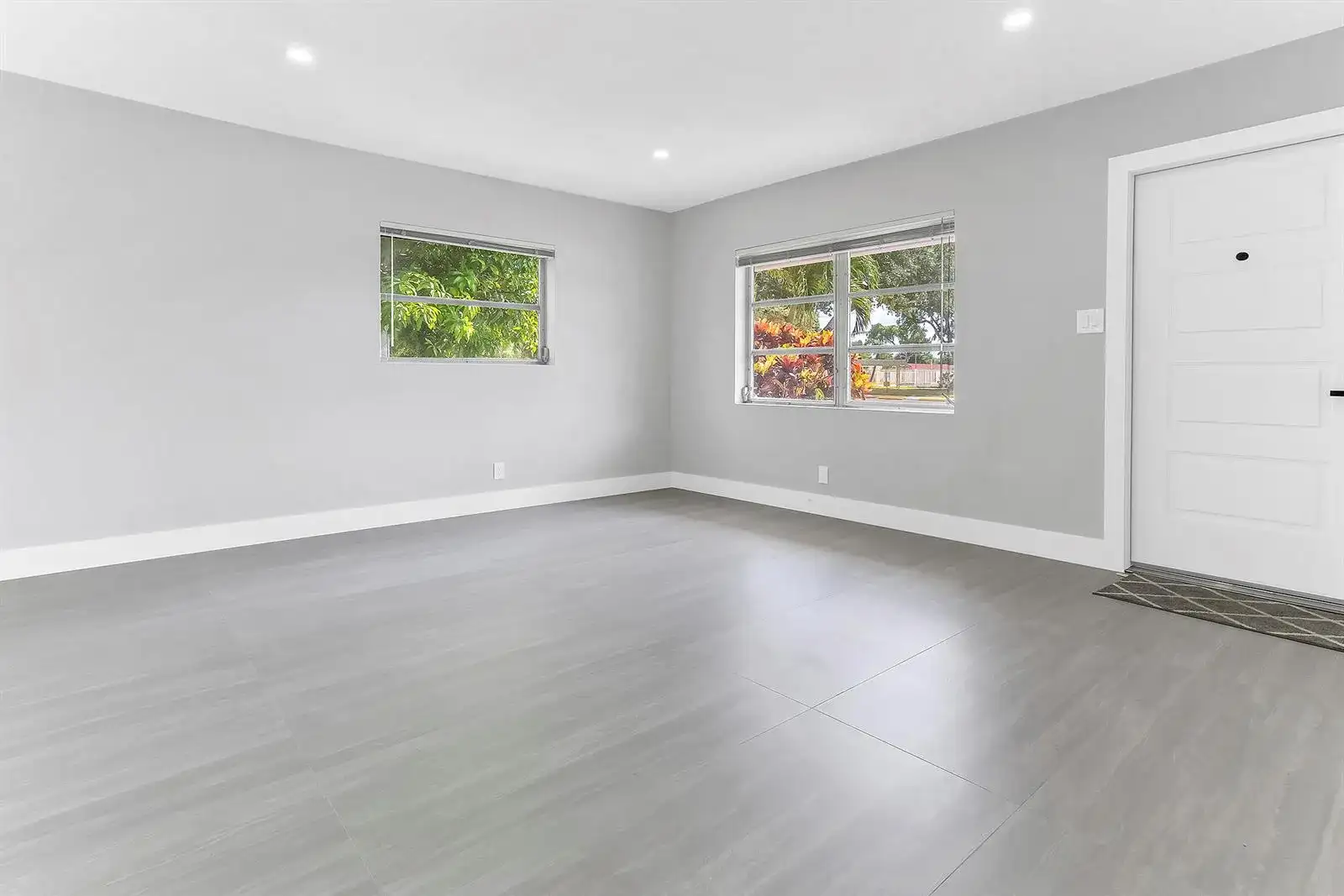 7609 NW 70 Avenue, Tamarac FL 33321 photo 3