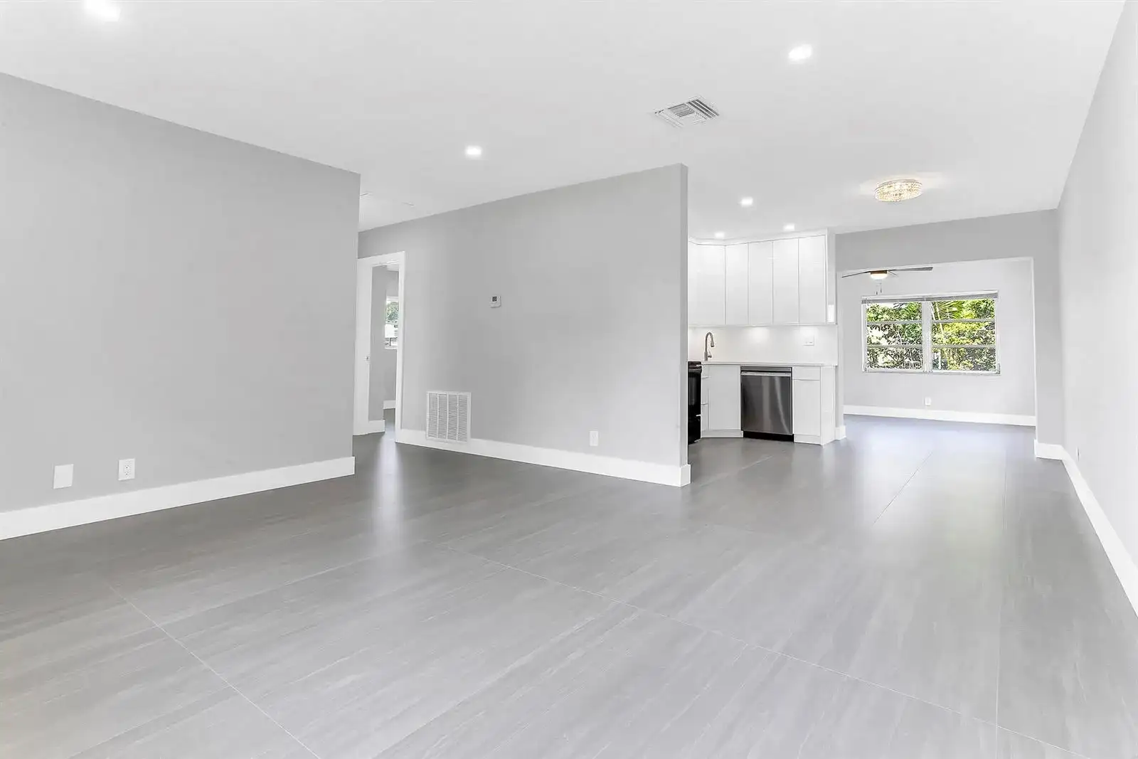 7609 NW 70 Avenue, Tamarac FL 33321 photo 5
