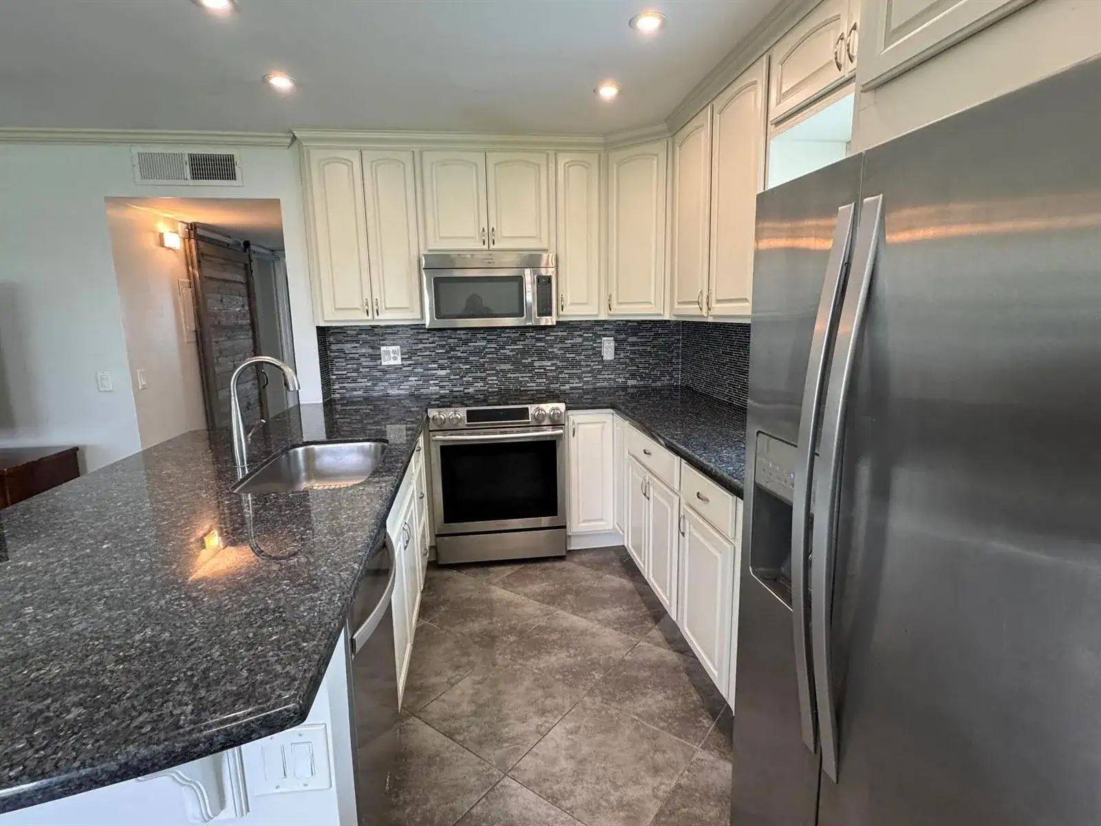 510 Flanders K, Delray Beach FL 33484 photo 5