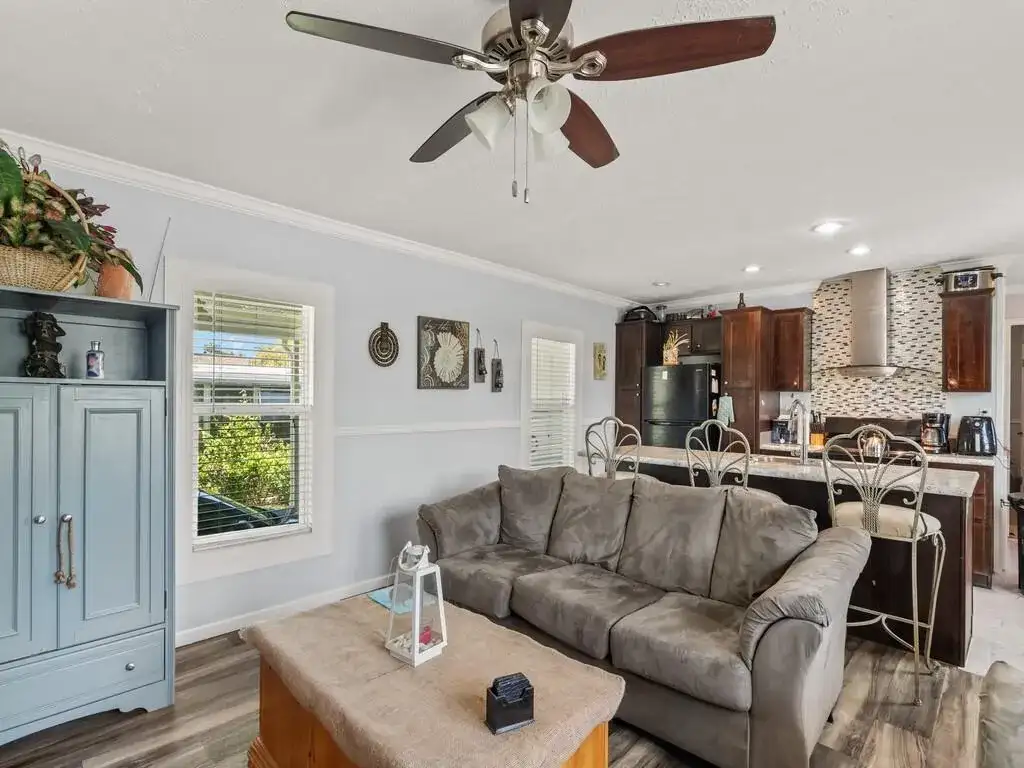 309 Mockingbird Avenue, Fort Pierce FL 34982 photo 3